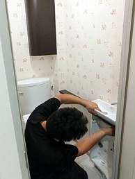 コンパクトで使いやすい手洗器と節水トイレに交換 コンパクトで使いやすい手洗器と節水トイレに交換